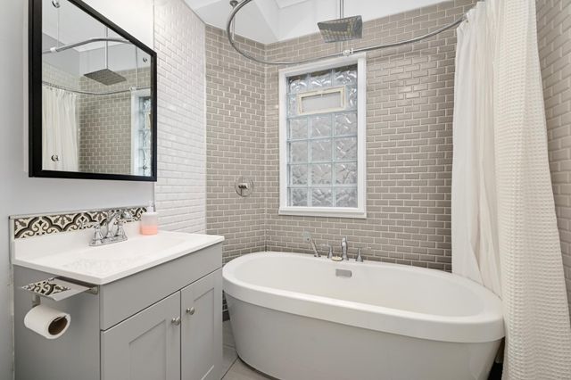 3240 20th Avenue S, Minneapolis, MN 55407