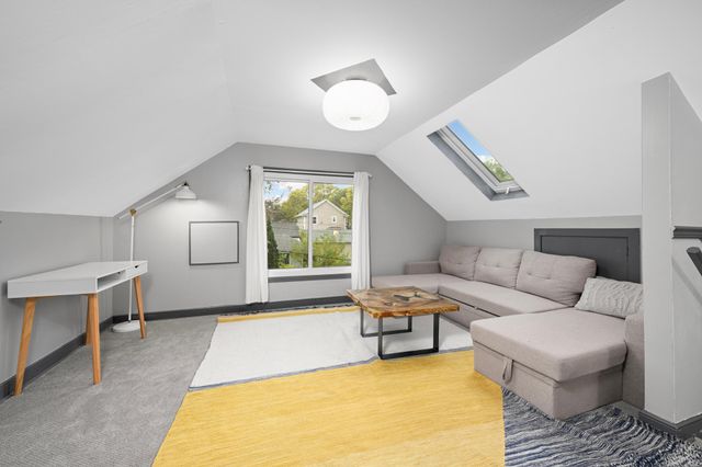 3240 20th Avenue S, Minneapolis, MN 55407