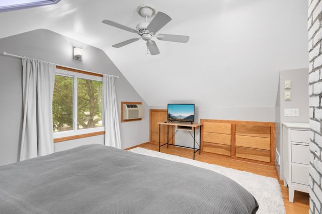 3240 20th Avenue S, Minneapolis, MN 55407