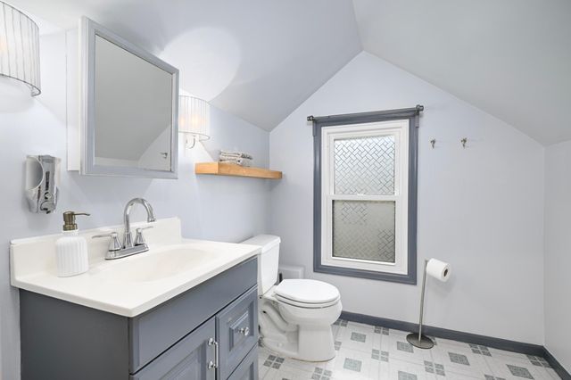 3240 20th Avenue S, Minneapolis, MN 55407