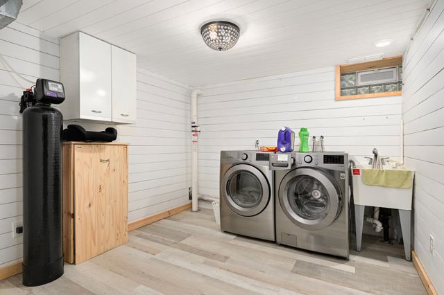 3240 20th Avenue S, Minneapolis, MN 55407