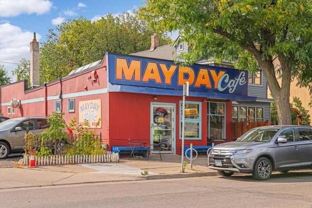 3240 20th Avenue S, Minneapolis, MN 55407