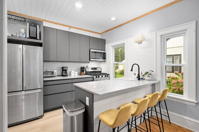 3240 20th Avenue S, Minneapolis, MN 55407