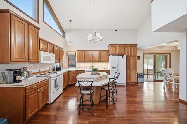 7155 Bayview Road, Jackson, MI 49201