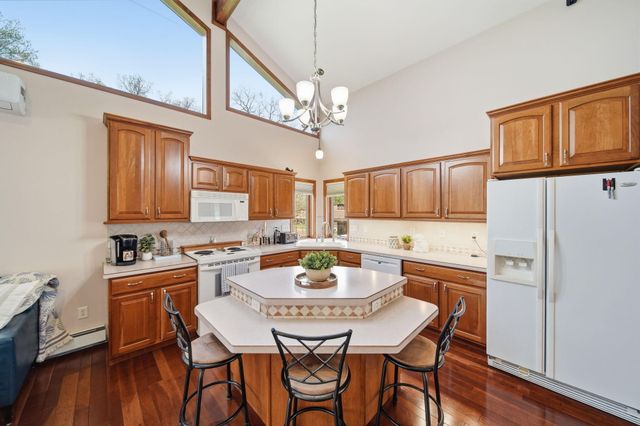 7155 Bayview Road, Jackson, MI 49201