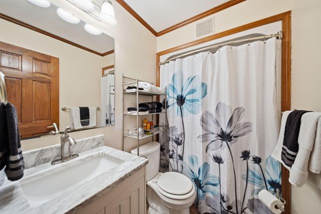 7155 Bayview Road, Jackson, MI 49201