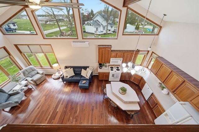 7155 Bayview Road, Jackson, MI 49201