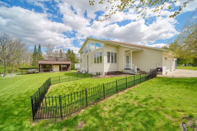 7155 Bayview Road, Jackson, MI 49201