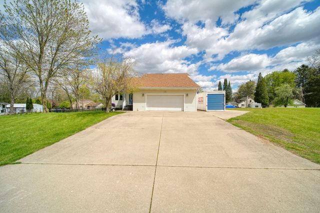 7155 Bayview Road, Jackson, MI 49201