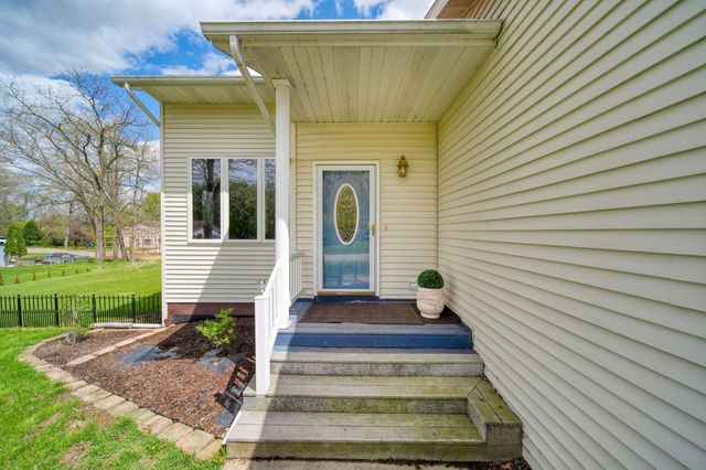 7155 Bayview Road, Jackson, MI 49201
