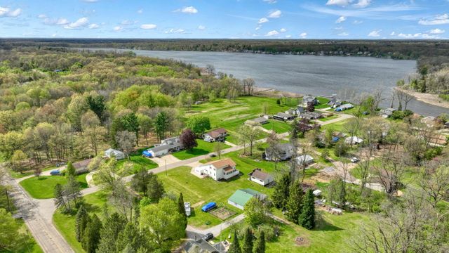 7155 Bayview Road, Jackson, MI 49201
