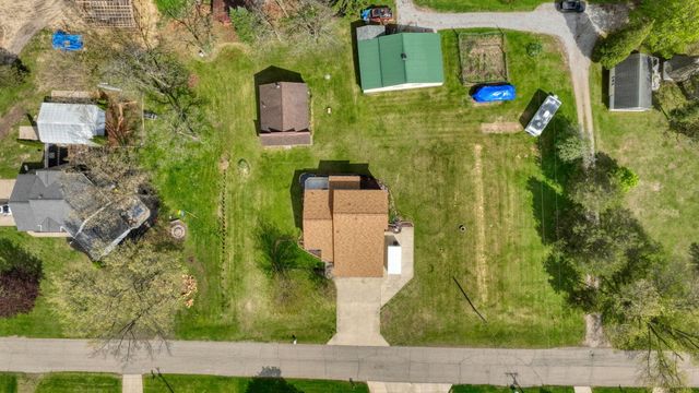 7155 Bayview Road, Jackson, MI 49201