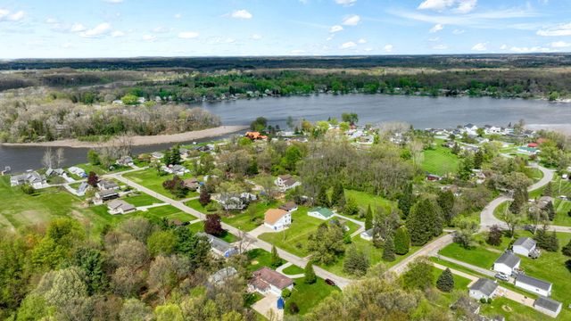 7155 Bayview Road, Jackson, MI 49201