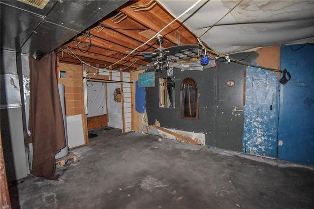 1407 SE Hillside Drive, Oak Grove, MO 64075