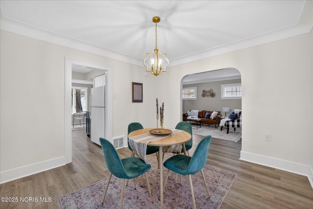 944 Toronto Avenue, Toledo, OH 43609