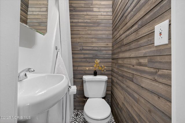 944 Toronto Avenue, Toledo, OH 43609