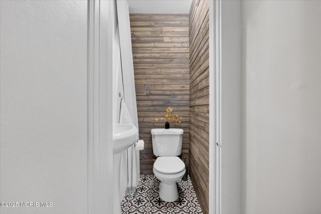 944 Toronto Avenue, Toledo, OH 43609