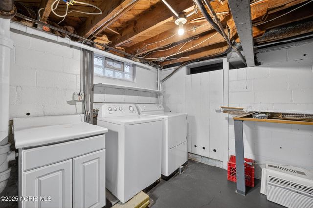 944 Toronto Avenue, Toledo, OH 43609