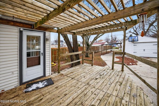 944 Toronto Avenue, Toledo, OH 43609