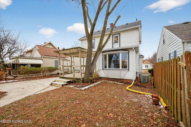 944 Toronto Avenue, Toledo, OH 43609