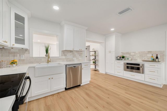 880 BAY VISTA BOULEVARD S, St Petersburg, FL 33705