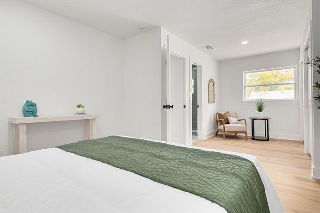 880 BAY VISTA BOULEVARD S, St Petersburg, FL 33705