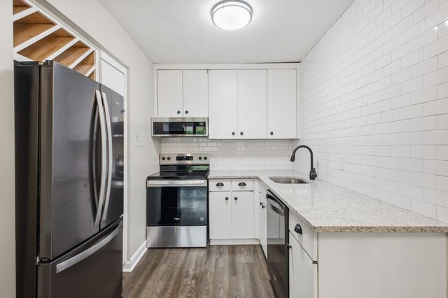 1900 Richard Jones Rd Apt B211, Nashville, TN 37215