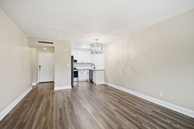 1900 Richard Jones Rd Apt B211, Nashville, TN 37215
