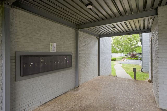 1900 Richard Jones Rd Apt B211, Nashville, TN 37215