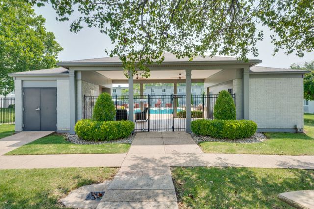 1900 Richard Jones Rd Apt B211, Nashville, TN 37215