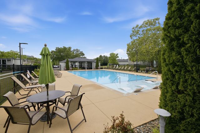 1900 Richard Jones Rd Apt B211, Nashville, TN 37215
