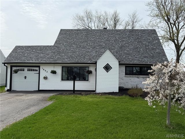1662 Broadway, Grand Island, NY 14072