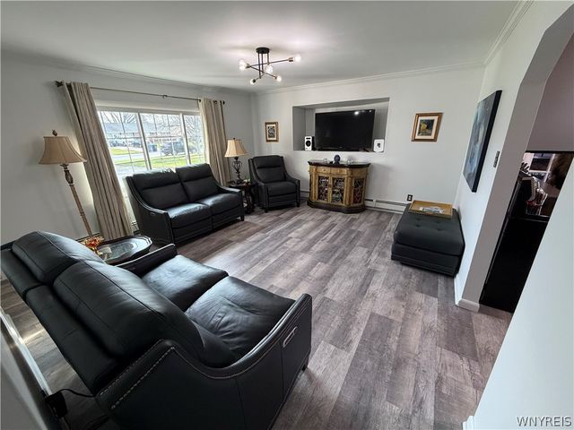 1662 Broadway, Grand Island, NY 14072