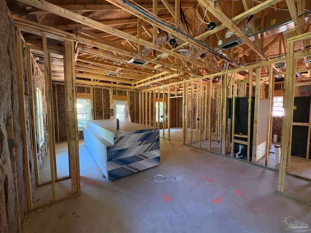 3032 N 11th Ave, Milton, FL 32583