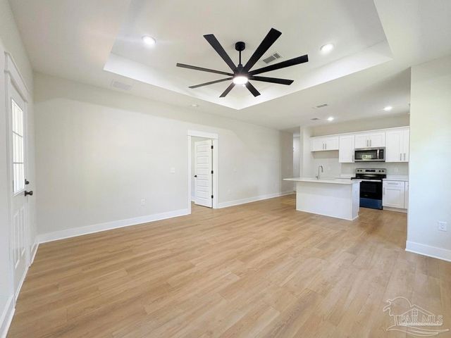 3032 N 11th Ave, Milton, FL 32583