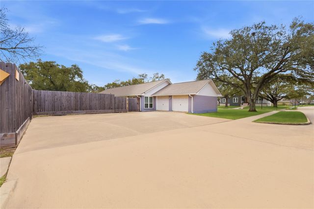 15526 Jersey Drive, Jersey Village, TX 77040