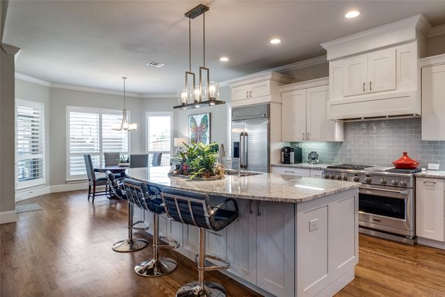 6820 Southridge Drive, Dallas, TX 75214