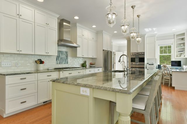159 Walpole Street, Dover, MA 02030