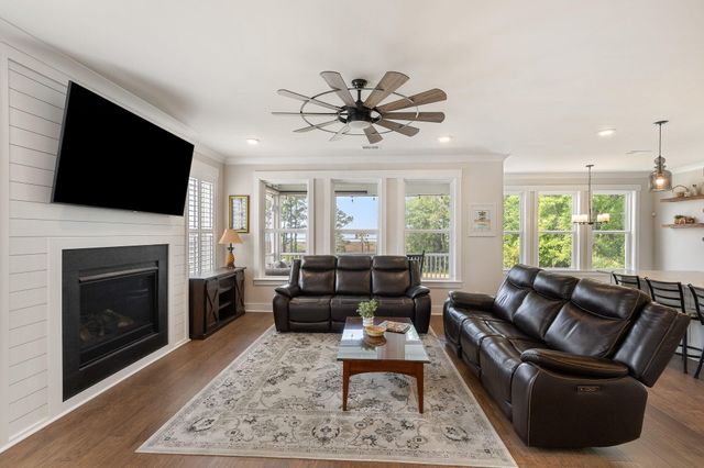 523 Spring Hollow Drive, Charleston, SC 29492