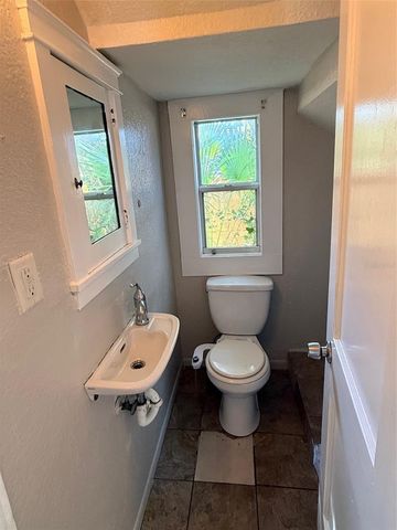 1924 22ND STREET S, St Petersburg, FL 33712