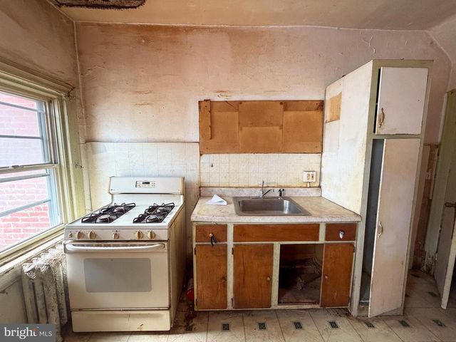 5912 LOCUST ST, Philadelphia, PA 19139