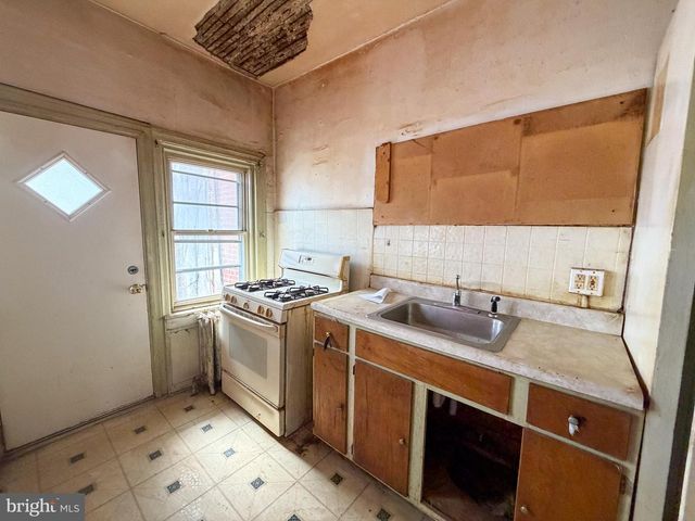 5912 LOCUST ST, Philadelphia, PA 19139