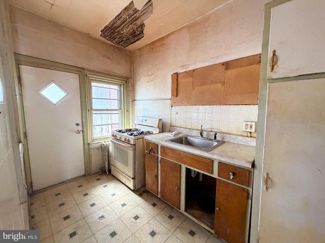 5912 LOCUST ST, Philadelphia, PA 19139