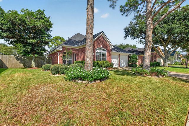 3523 Paigewood Drive, Pearland, TX 77584