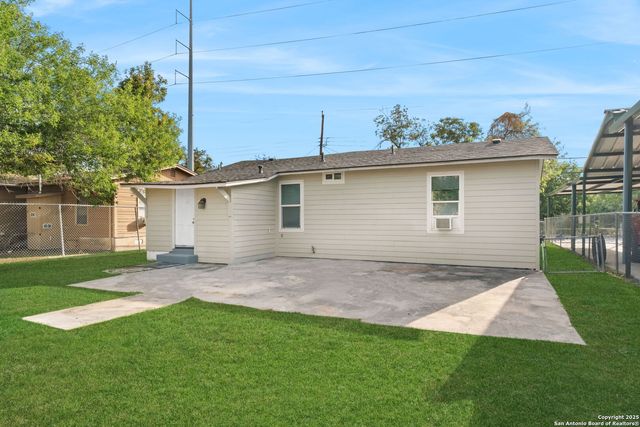 311 S San Joaquin Ave, San Antonio, TX 78237