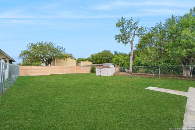 311 S San Joaquin Ave, San Antonio, TX 78237