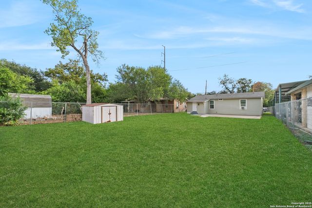 311 S San Joaquin Ave, San Antonio, TX 78237