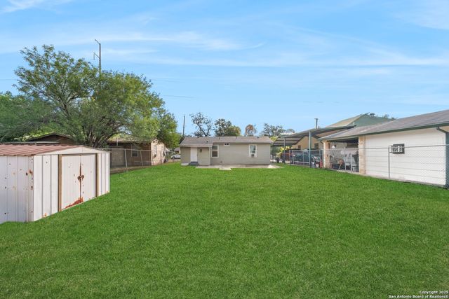 311 S San Joaquin Ave, San Antonio, TX 78237