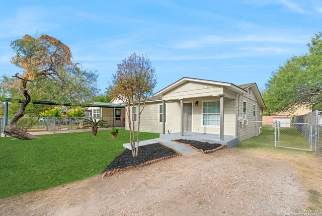 311 S San Joaquin Ave, San Antonio, TX 78237