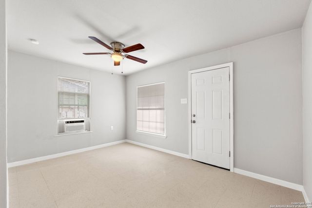 311 S San Joaquin Ave, San Antonio, TX 78237